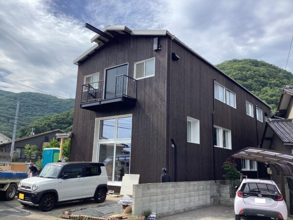 鉄骨倉庫を住宅にリノベ