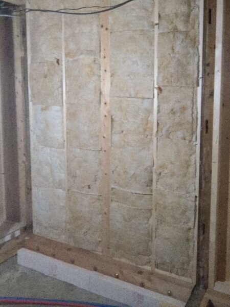 性能向上リノベモデルハウス進捗