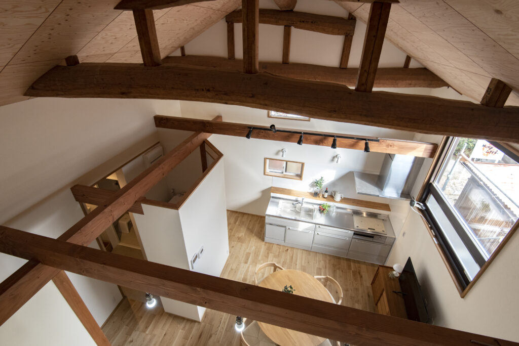 古民家リノベの主役！「立派な梁」が愛される秘密