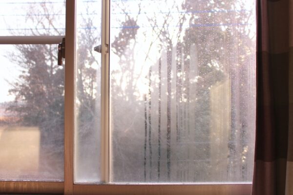 【山田の日刊ブログ】冷気が入って来る？