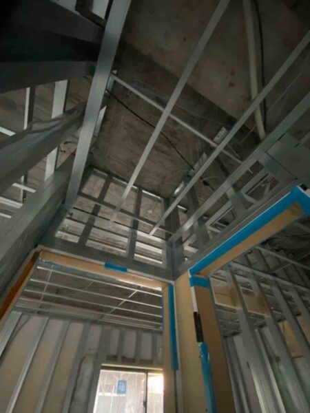 【現場レポ】リノベーションの舞台裏。骨組みから生まれ変わる住まいの様子