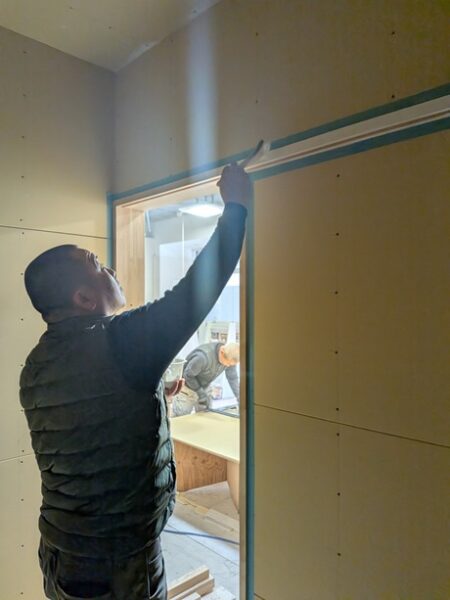 店舗改装の塗装